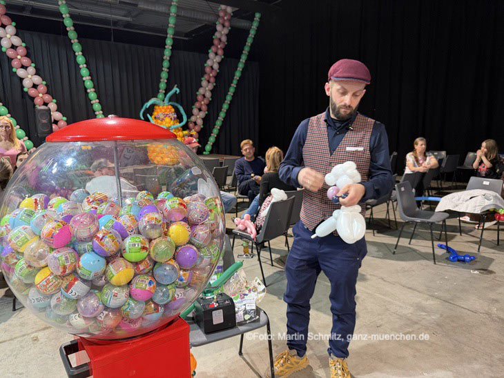Luftballonwelten im Pineapple Park (&copy;Foto: Martin Schmitz) 